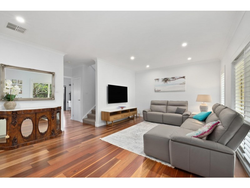 24 Honeyeater Grove, Warriewood NSW 2102