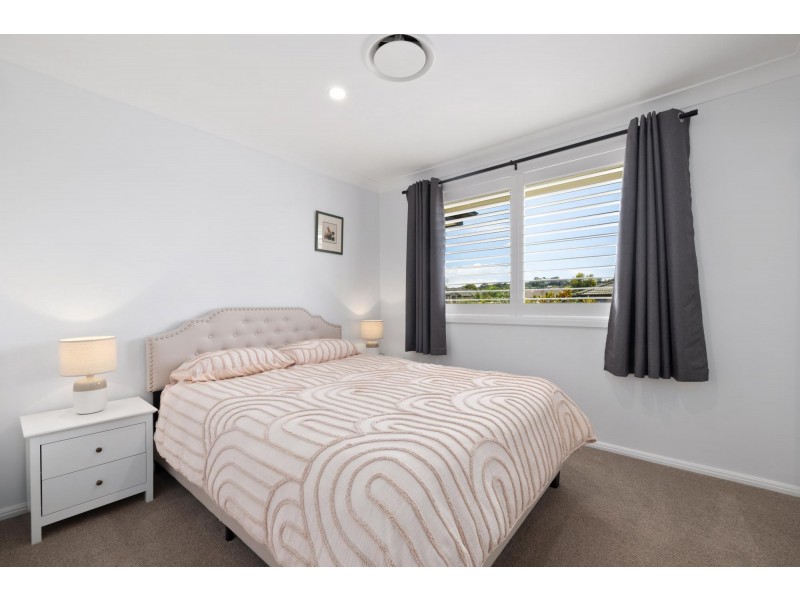 24 Honeyeater Grove, Warriewood NSW 2102