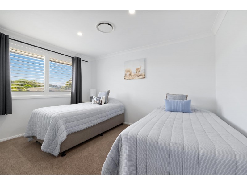 24 Honeyeater Grove, Warriewood NSW 2102