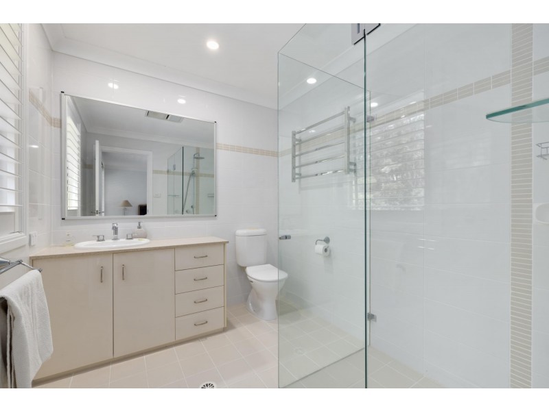 24 Honeyeater Grove, Warriewood NSW 2102