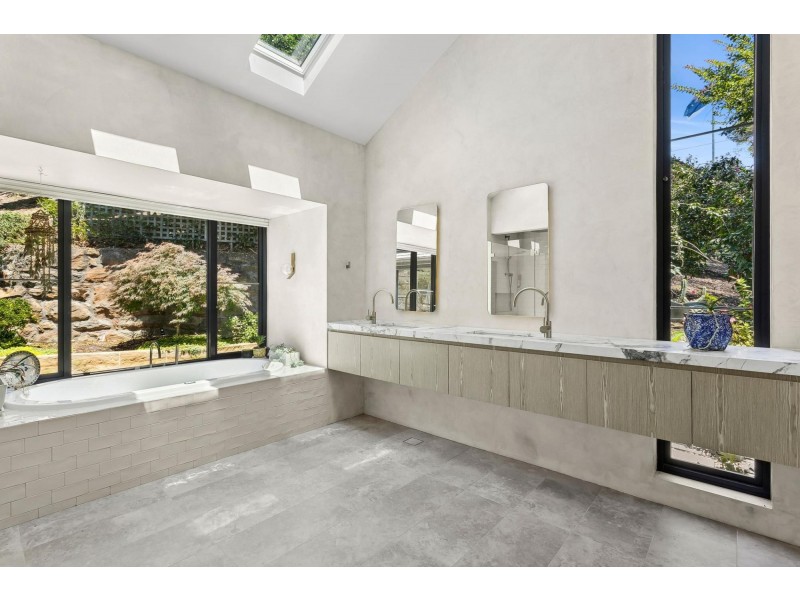 2 Kara Crescent, Bayview NSW 2104