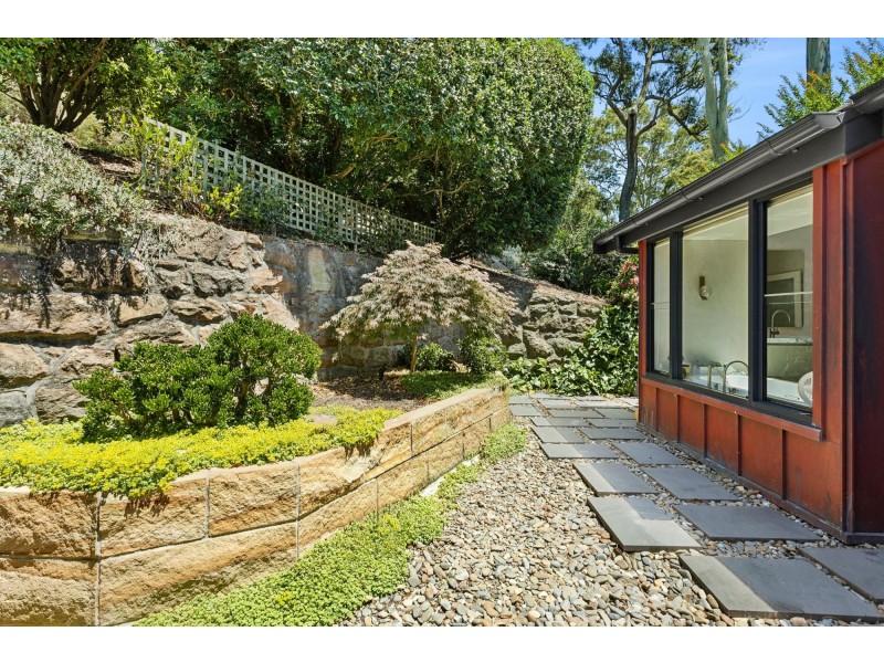 2 Kara Crescent, Bayview NSW 2104