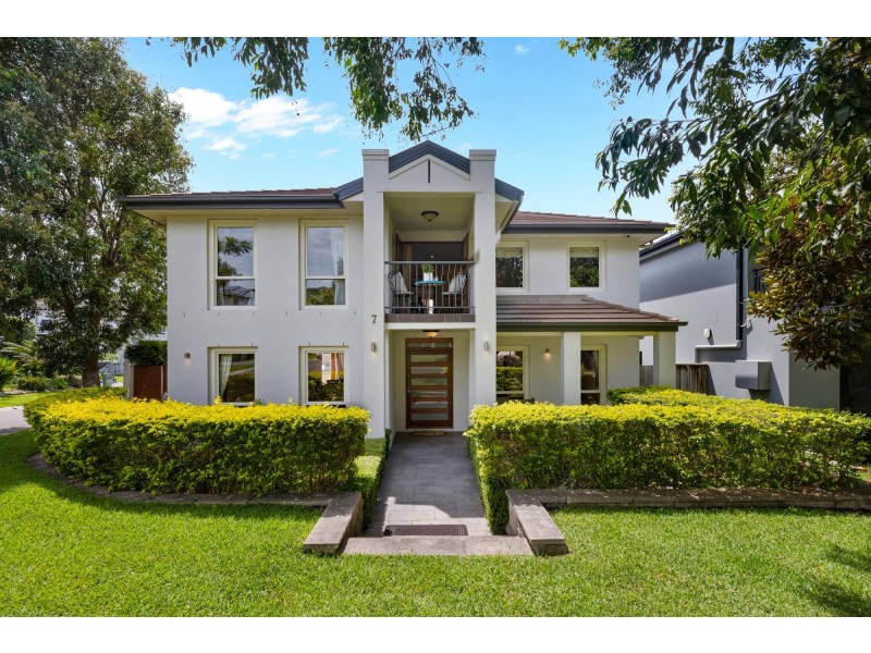 7 Eucalyptus Place, Warriewood NSW 2102