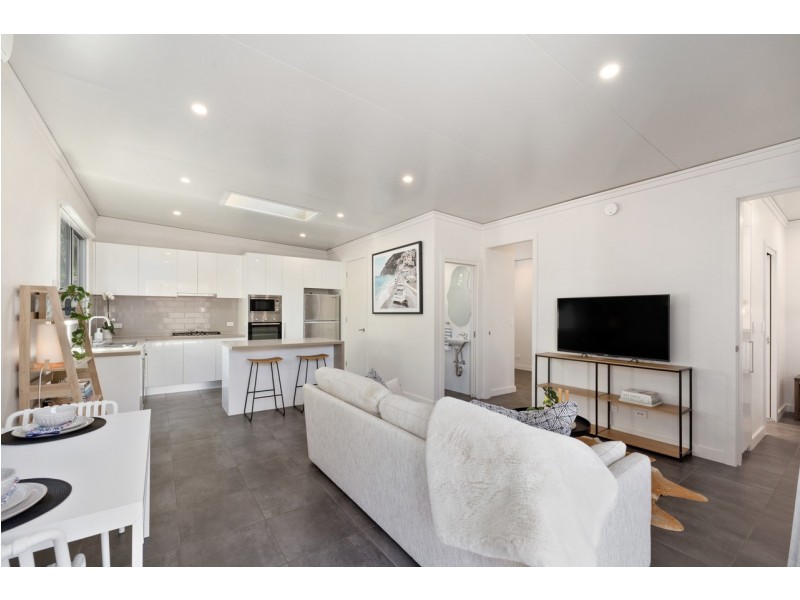 15a Oak Street, North Narrabeen NSW 2101