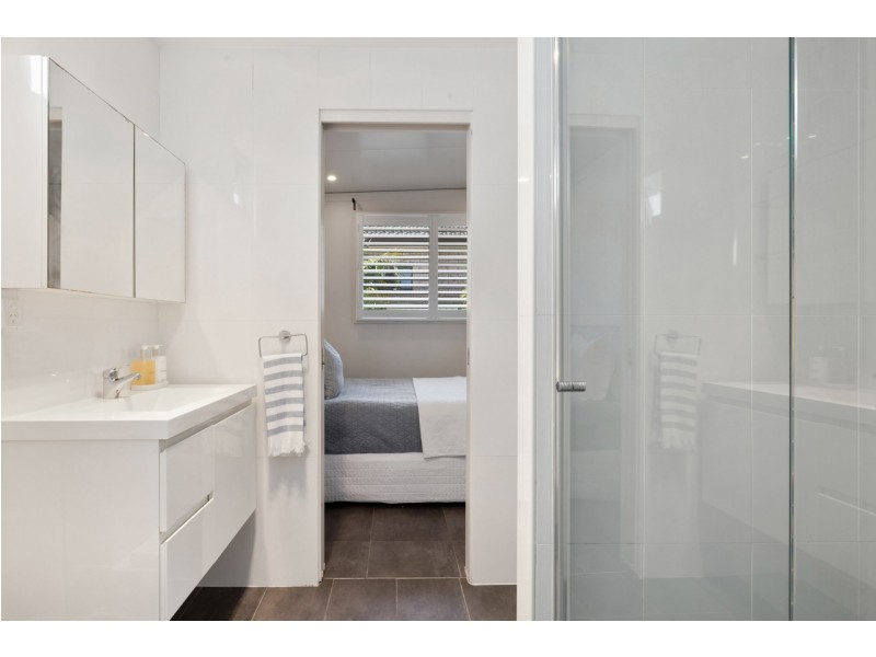 15a Oak Street, North Narrabeen NSW 2101