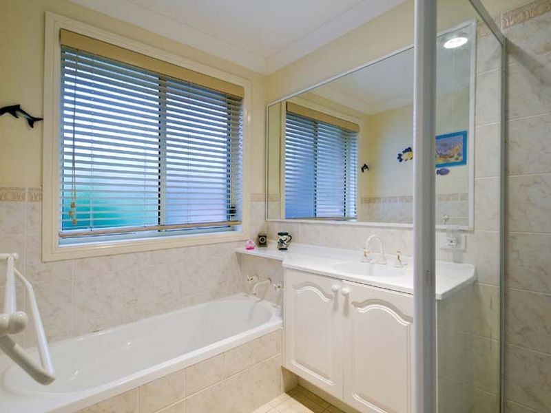 18 Waterside Grove, Warriewood NSW 2102