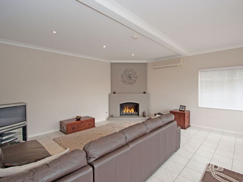 12 Jacquelene Close, Bayview NSW 2104