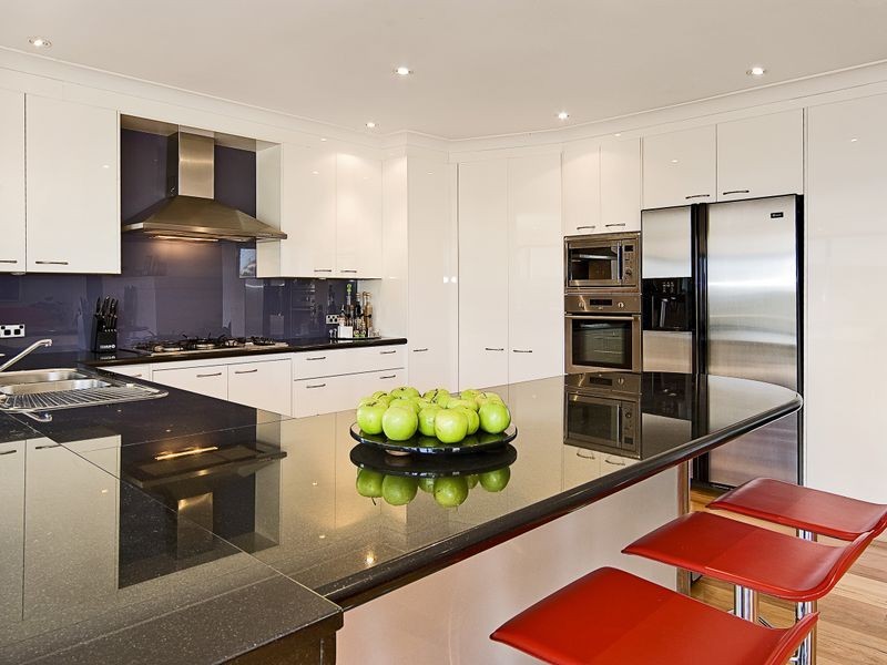 17 Hillcrest Avenue, Mona Vale NSW 2103