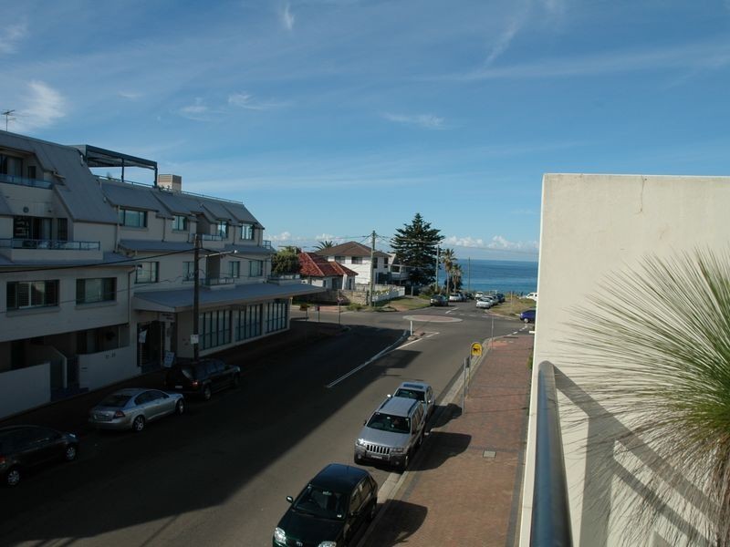 11/6-8 Waterloo Street, Narrabeen NSW 2101