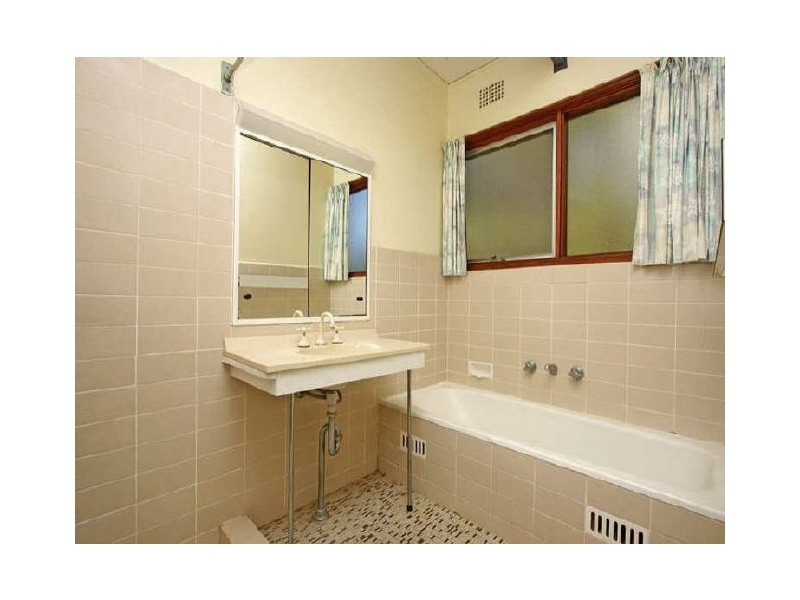 2 Herbert Avenue, Newport NSW 2106