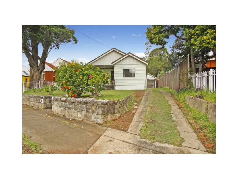 4 Penshurst Road, Roselands NSW 2196