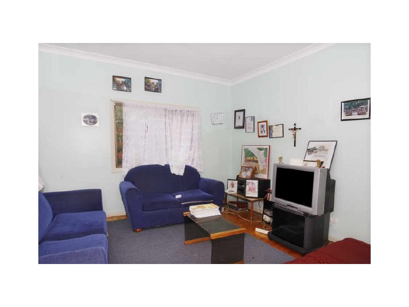 4 Penshurst Road, Roselands NSW 2196