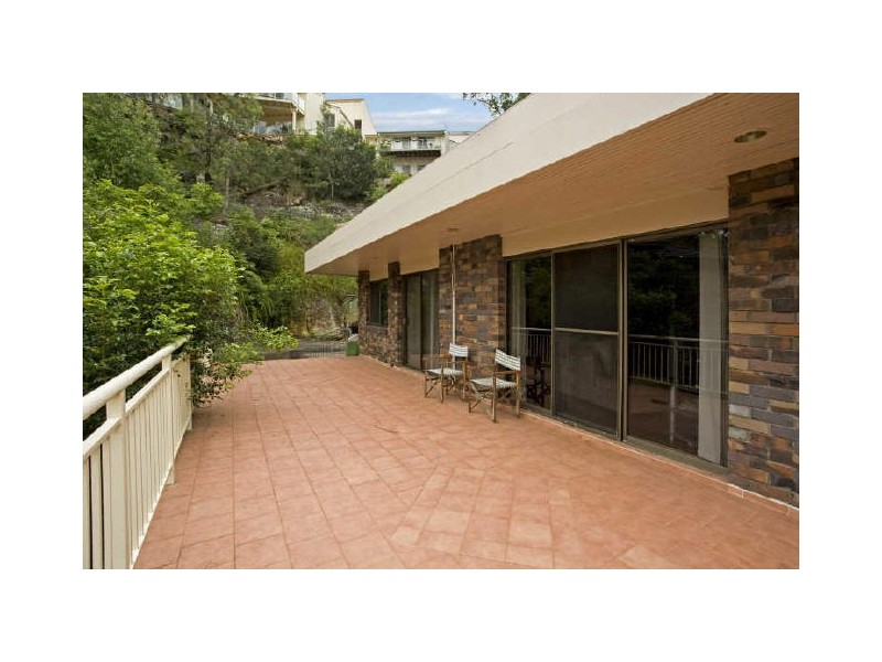 1/84 Griffin Parade, Illawong NSW 2234