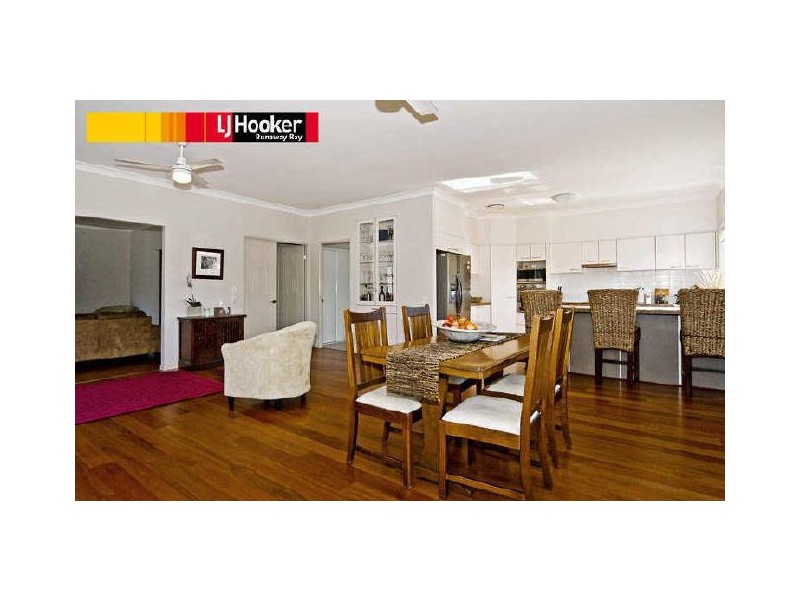 27 Ocean Street, Runaway Bay QLD 4216