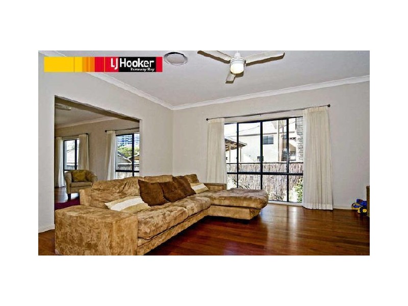 27 Ocean Street, Runaway Bay QLD 4216