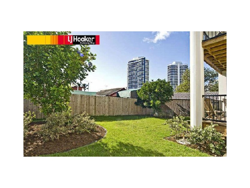 27 Ocean Street, Runaway Bay QLD 4216