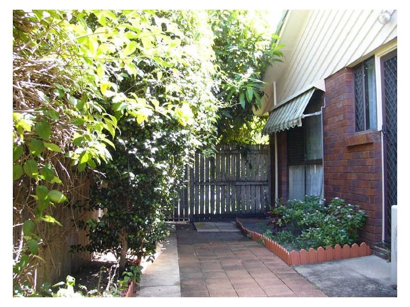 16 Brady Drive, Coombabah QLD 4216