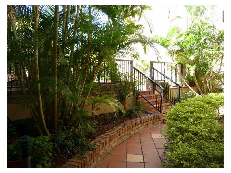 25/14 Spendelove Avenue, Southport QLD 4215