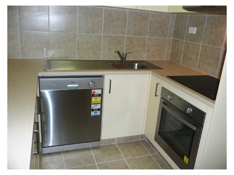 18/77 Government Road, Labrador QLD 4215