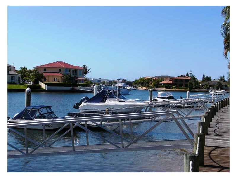 19/3 Lee Road, Runaway Bay QLD 4216