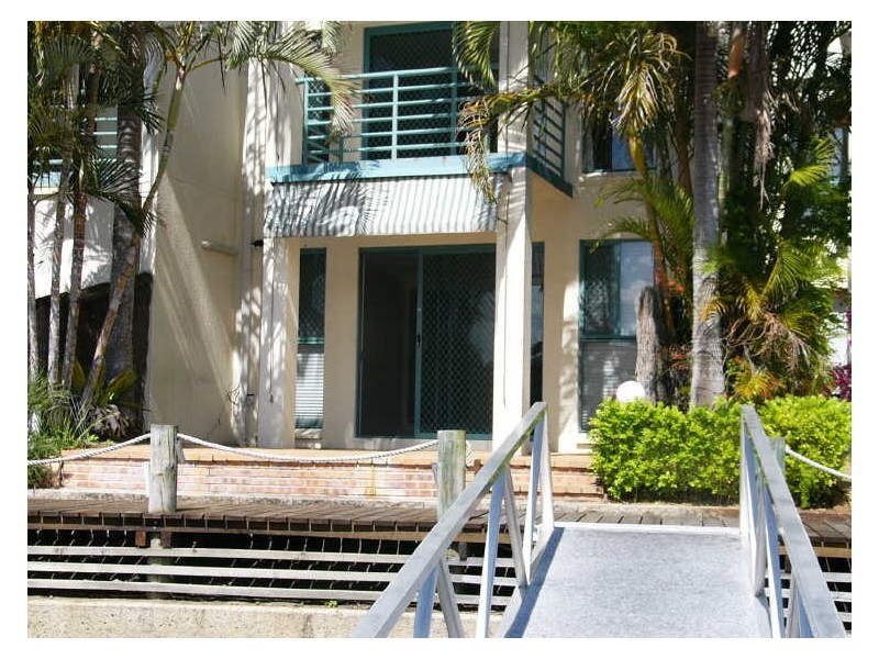 19/3 Lee Road, Runaway Bay QLD 4216