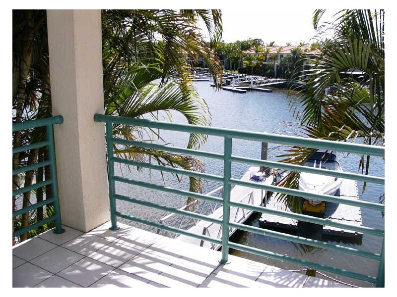 19/3 Lee Road, Runaway Bay QLD 4216