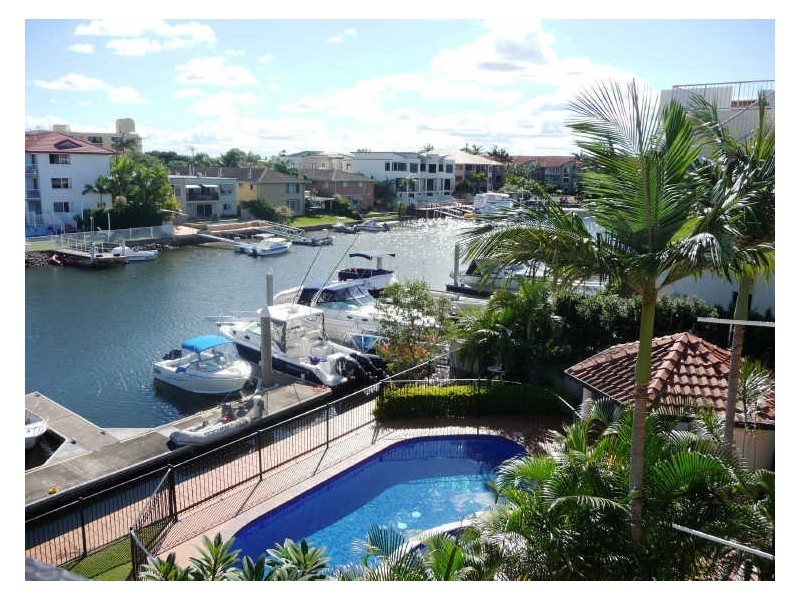 12/12 Canal Avenue, Runaway Bay QLD 4216