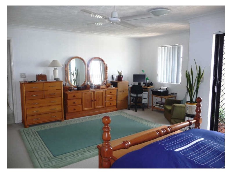 12/12 Canal Avenue, Runaway Bay QLD 4216