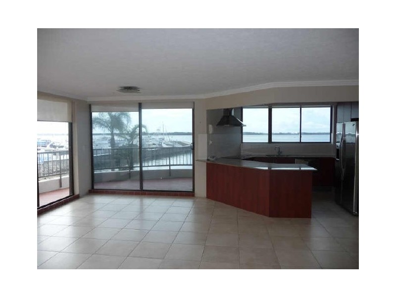 26/9 Bayview St, Runaway Bay QLD 4216