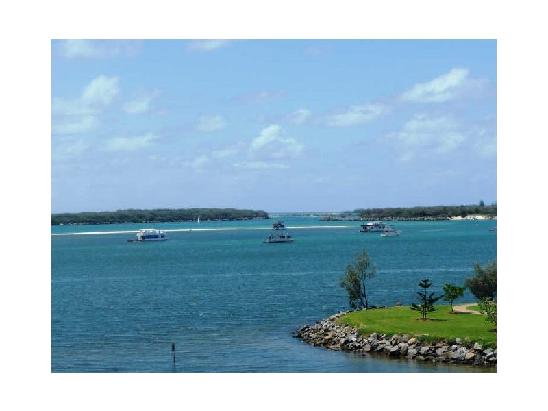 26/9 Bayview St, Runaway Bay QLD 4216