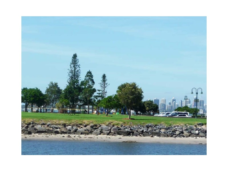 26/9 Bayview St, Runaway Bay QLD 4216