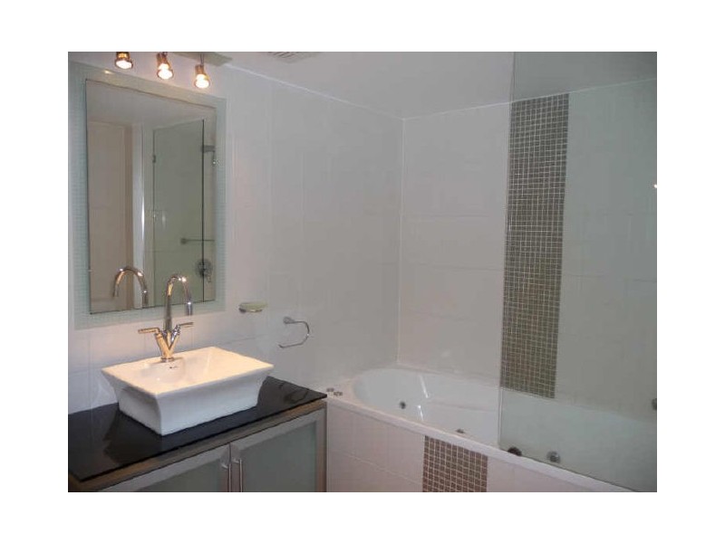 26/9 Bayview St, Runaway Bay QLD 4216