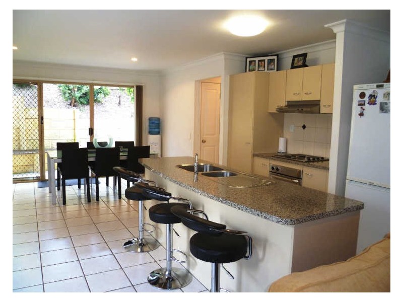 15/1 Archipelago Street, Pacific Pines QLD 4211