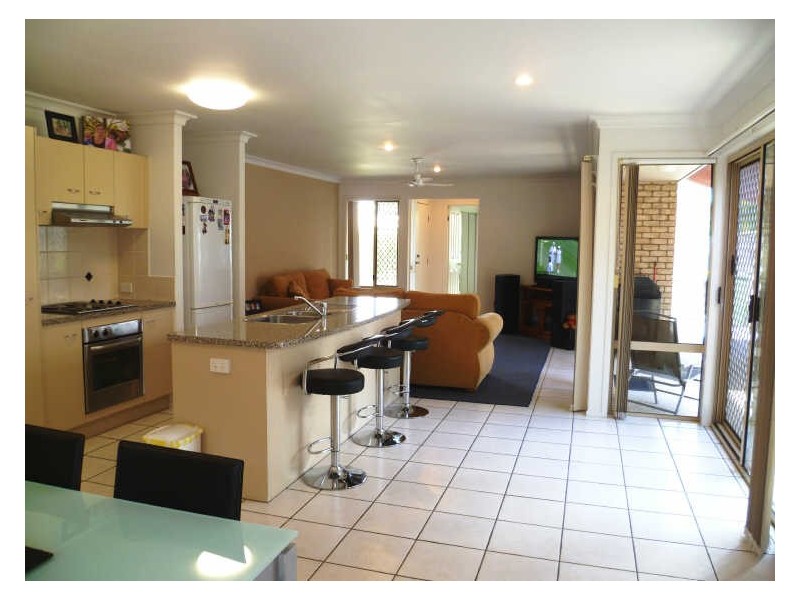 15/1 Archipelago Street, Pacific Pines QLD 4211