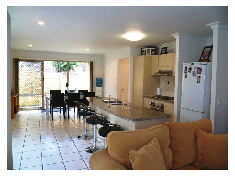 15/1 Archipelago Street, Pacific Pines QLD 4211