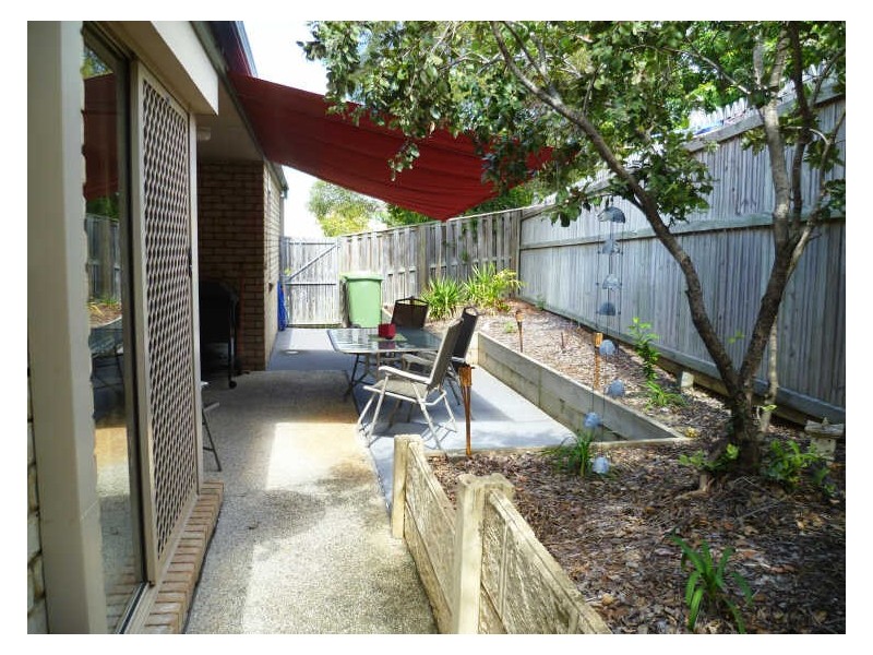 15/1 Archipelago Street, Pacific Pines QLD 4211