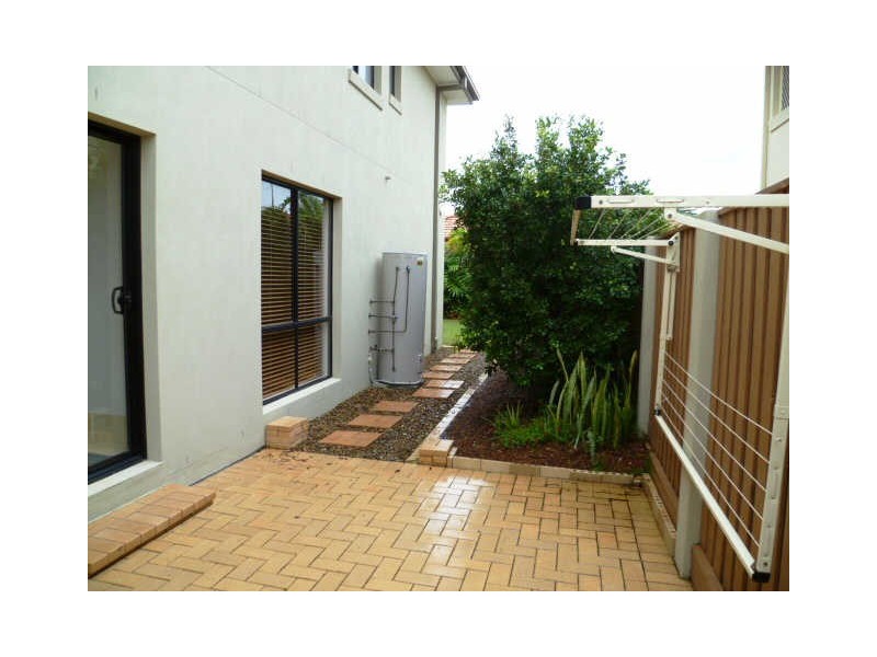 142 Lae Drive, Coombabah QLD 4216