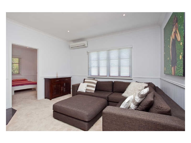 36 Clam Street, Runaway Bay QLD 4216