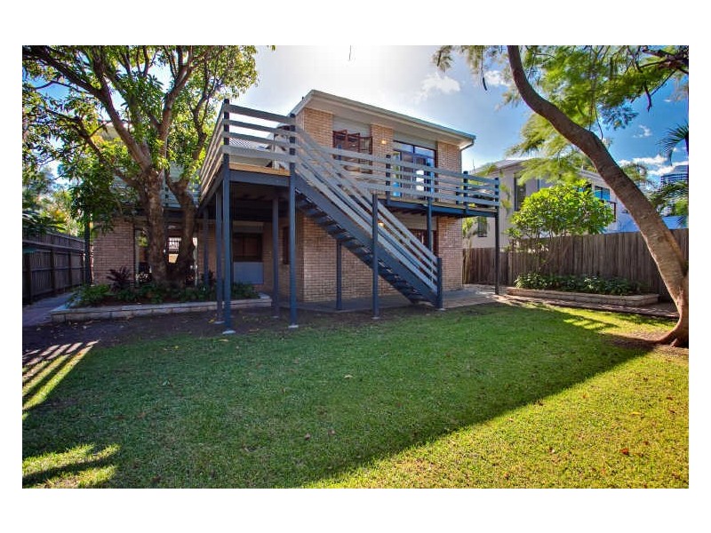 36 Clam Street, Runaway Bay QLD 4216