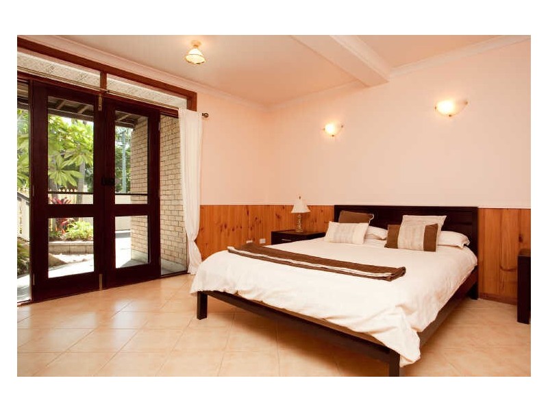 36 Clam Street, Runaway Bay QLD 4216