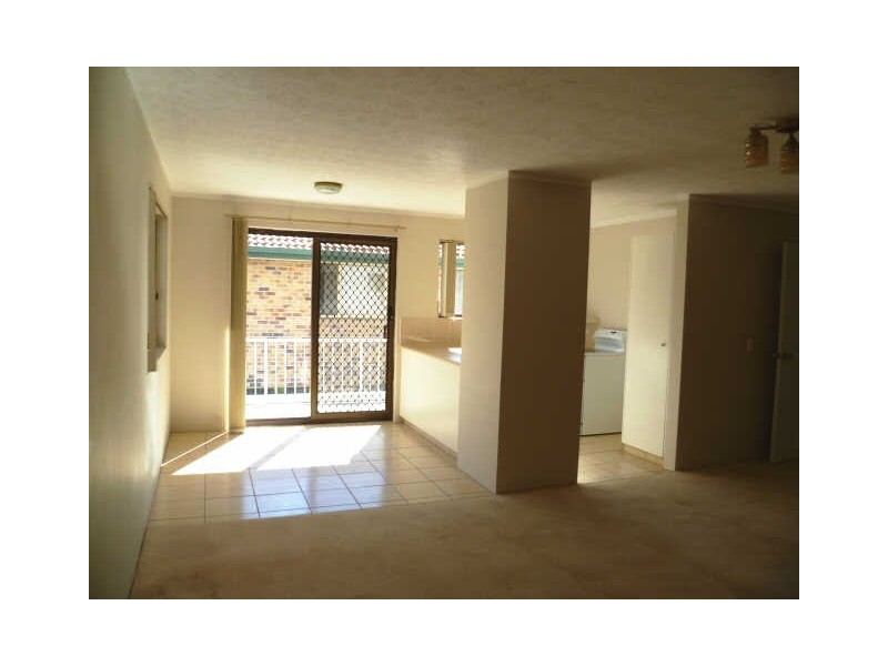 9/3 Ahern Street, Labrador QLD 4215