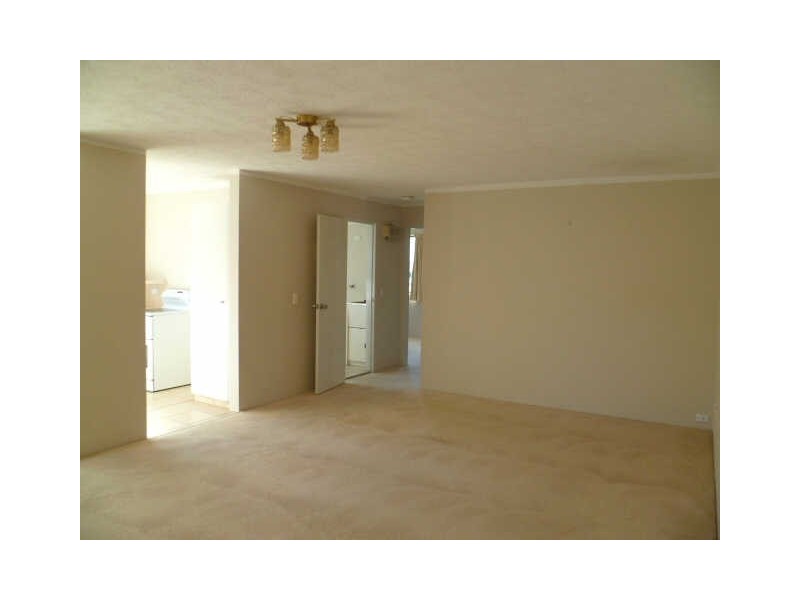 9/3 Ahern Street, Labrador QLD 4215