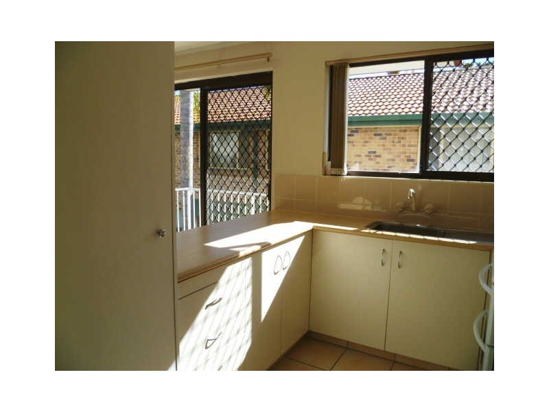 9/3 Ahern Street, Labrador QLD 4215