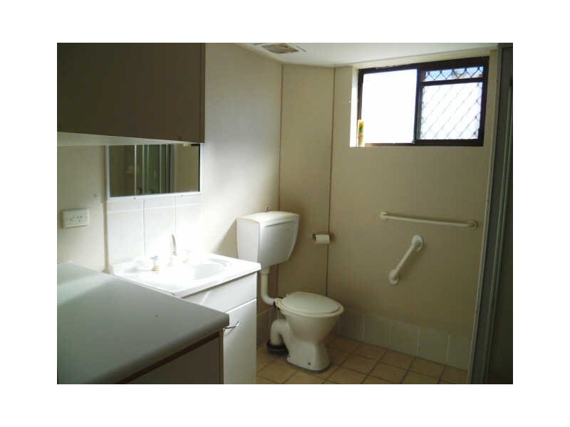 9/3 Ahern Street, Labrador QLD 4215