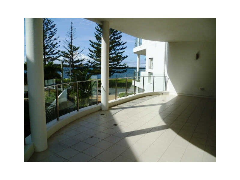 6/32-34 Oatland Esplanade, Runaway Bay QLD 4216