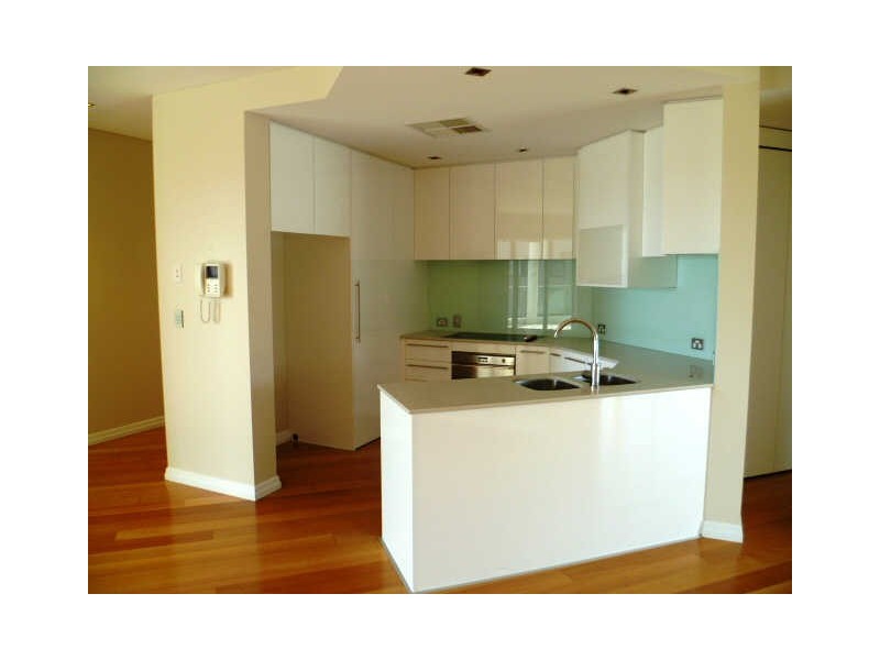 6/32-34 Oatland Esplanade, Runaway Bay QLD 4216