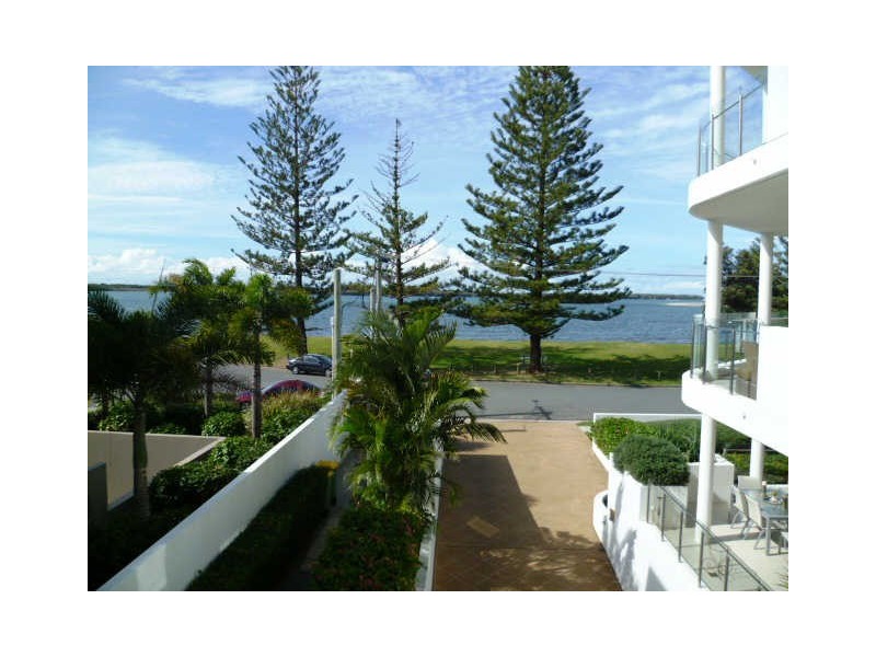 6/32-34 Oatland Esplanade, Runaway Bay QLD 4216