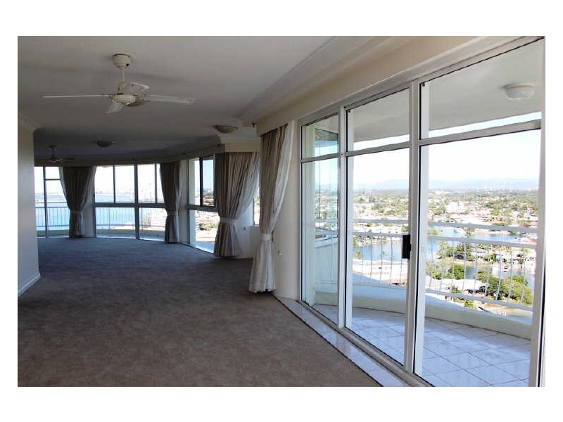 17D/5 Bayview Street, Runaway Bay QLD 4216