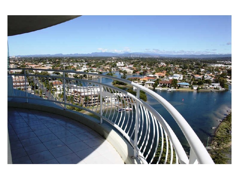 17D/5 Bayview Street, Runaway Bay QLD 4216