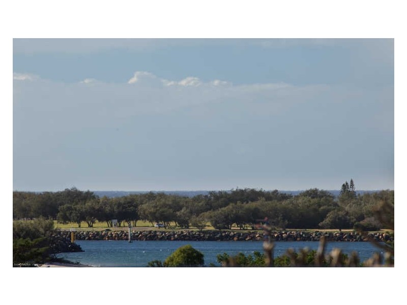 39 Gordon Street, Labrador QLD 4215